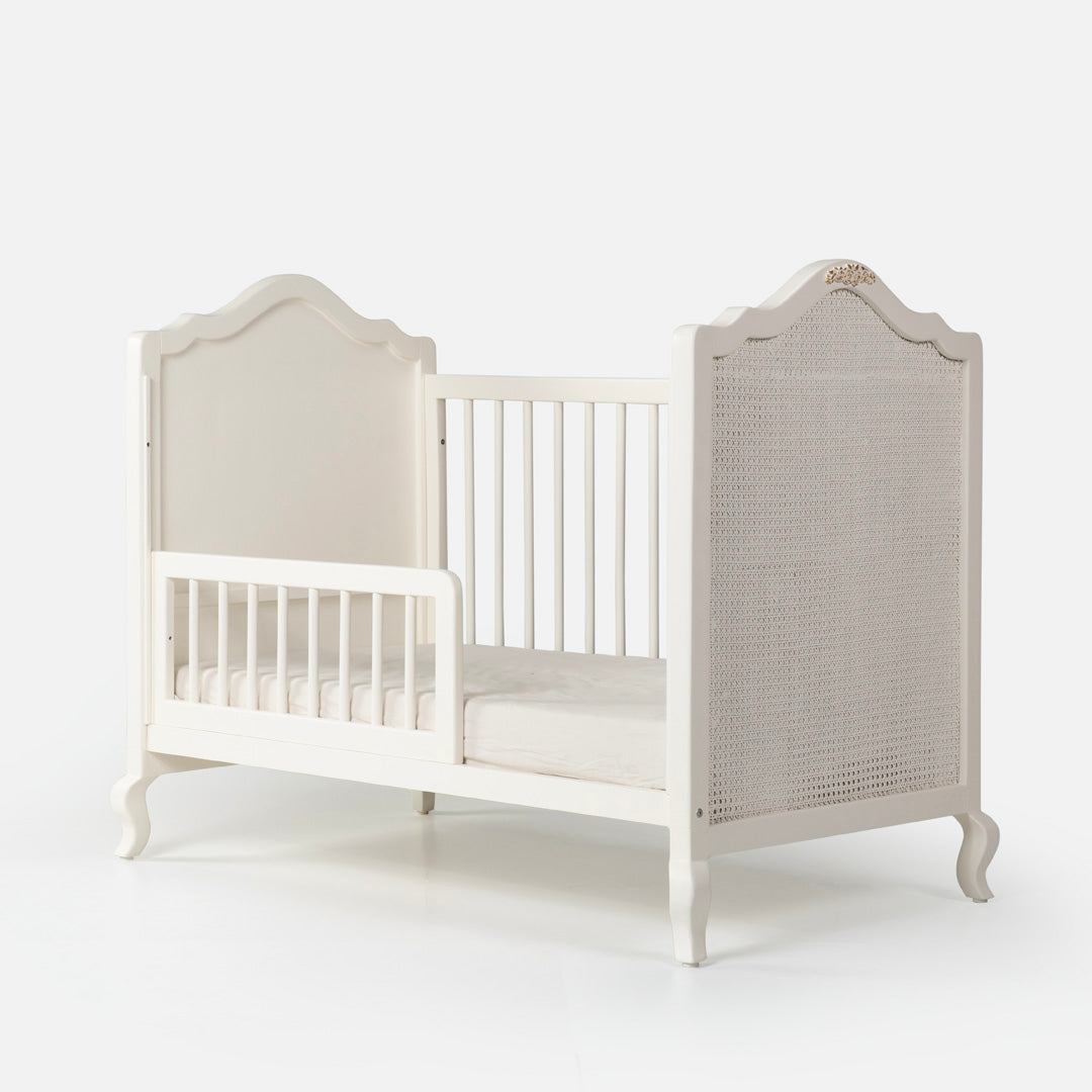 Madeleine Crib