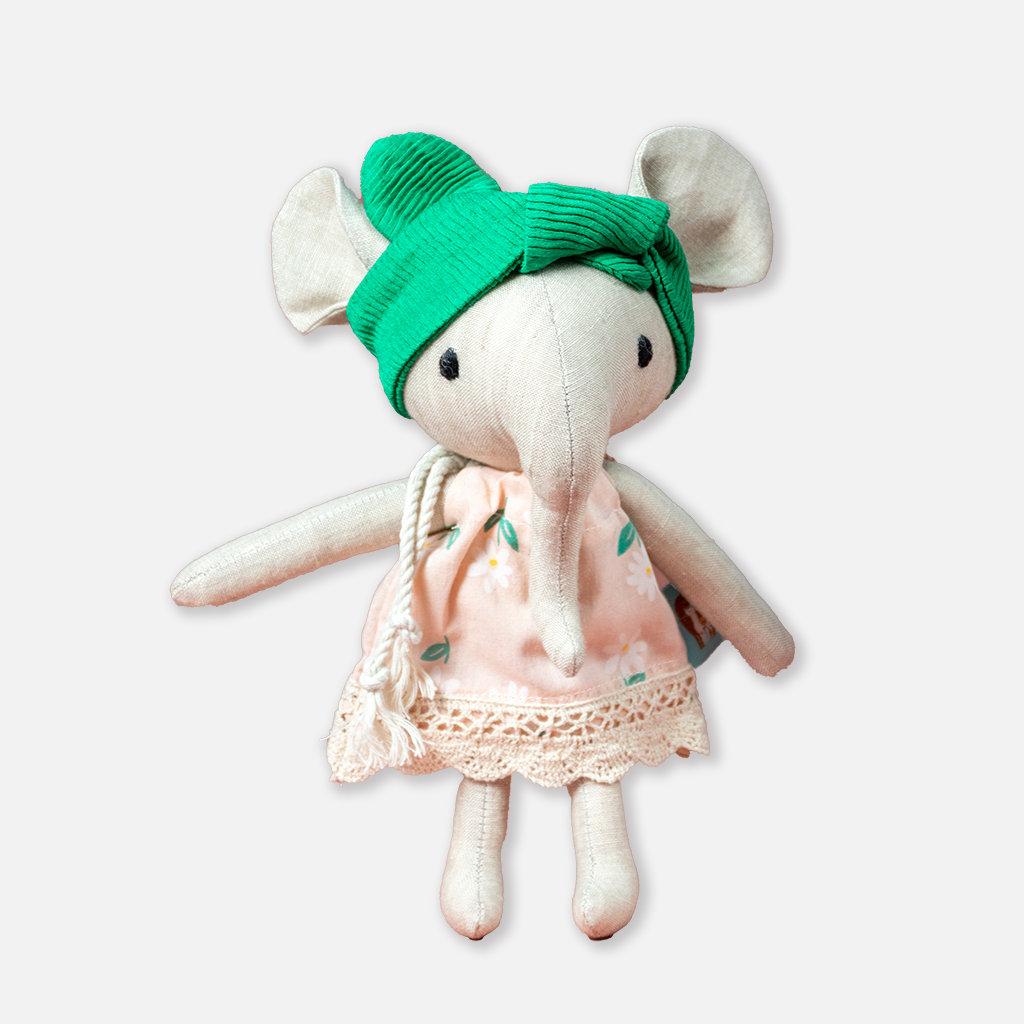 Mia - Miniature Animal Character