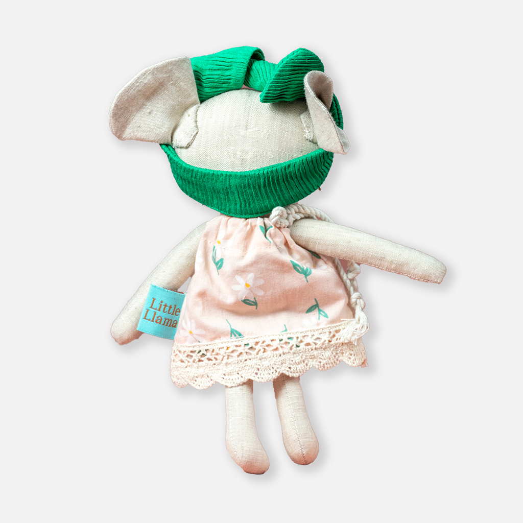 Mia - Miniature Animal Character